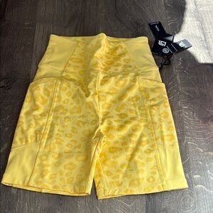 Yellow Leopard Print Women's Shorts with pockets size small NWT